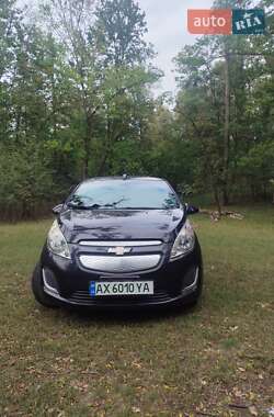 Хэтчбек Chevrolet Spark EV 2015 в 