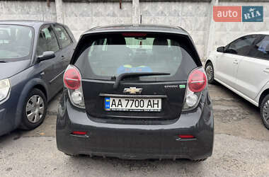 Хэтчбек Chevrolet Spark EV 2016 в 