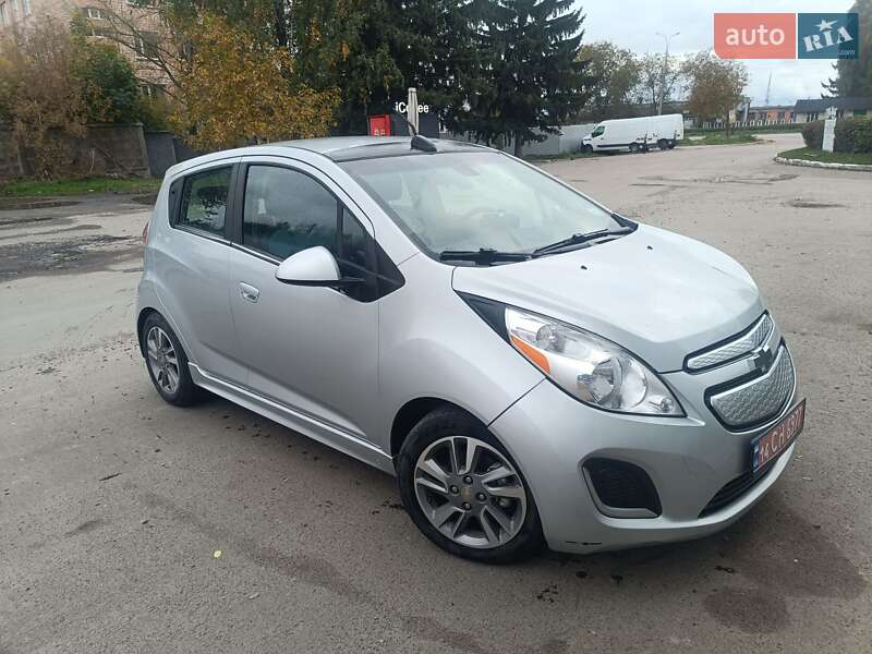 Хетчбек Chevrolet Spark EV 2016 в Рівному