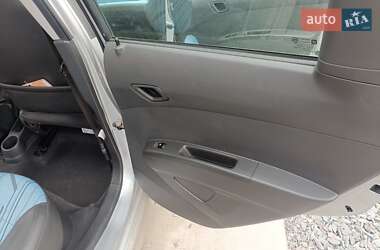 Хэтчбек Chevrolet Spark EV 2016 в 