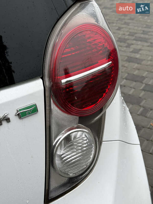 Хетчбек Chevrolet Spark EV 2013 в Кропивницькому