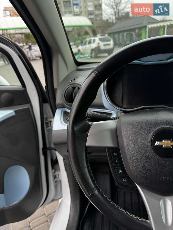 Хетчбек Chevrolet Spark EV 2013 в Кропивницькому