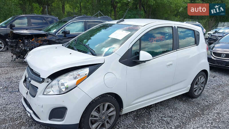 Хетчбек Chevrolet Spark EV 2016 в Городку