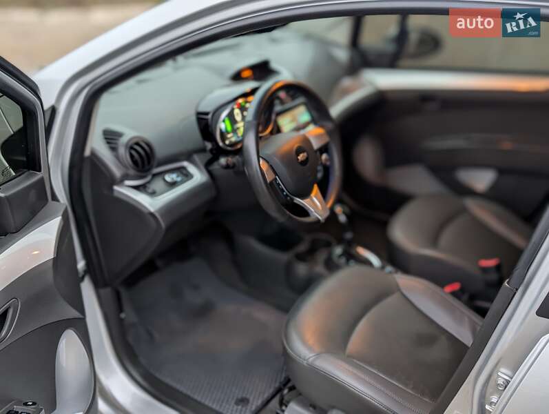Хэтчбек Chevrolet Spark EV 2015 в Ивано-Франковске фото 14 Хэтчбек Chevrolet Spark EV 2015 в Ивано-Франковске