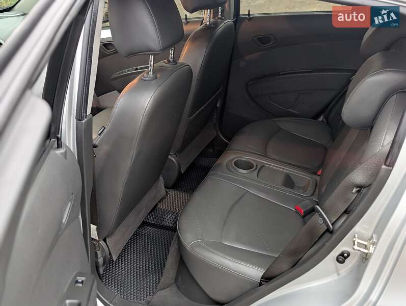 Хэтчбек Chevrolet Spark EV 2015 в Ивано-Франковске фото 15 Хэтчбек Chevrolet Spark EV 2015 в Ивано-Франковске