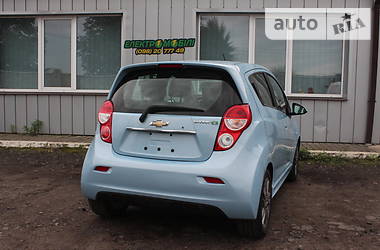 Хетчбек Chevrolet Spark 2016 в Рівному