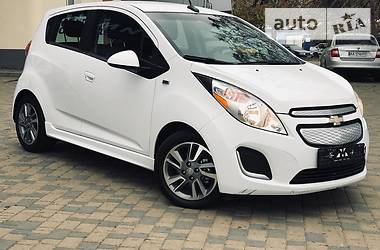Хэтчбек Chevrolet Spark 2015 в 