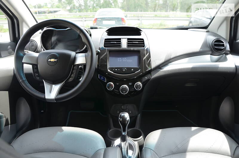 Хетчбек Chevrolet Spark 2015 в Харкові