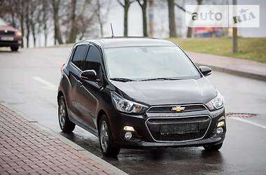 Хэтчбек Chevrolet Spark 2017 в 