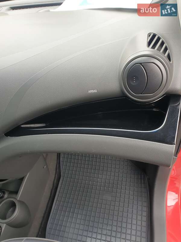 Хэтчбек Chevrolet Spark 2011 в Луцке