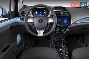 Хэтчбек Chevrolet Spark 2015 в Днепре