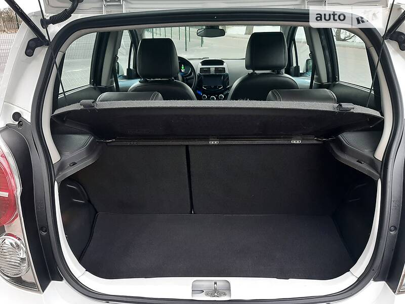 Хэтчбек Chevrolet Spark 2016 в Василькове