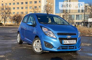 Хетчбек Chevrolet Spark 2012 в Києві