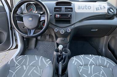 Хетчбек Chevrolet Spark 2014 в Києві