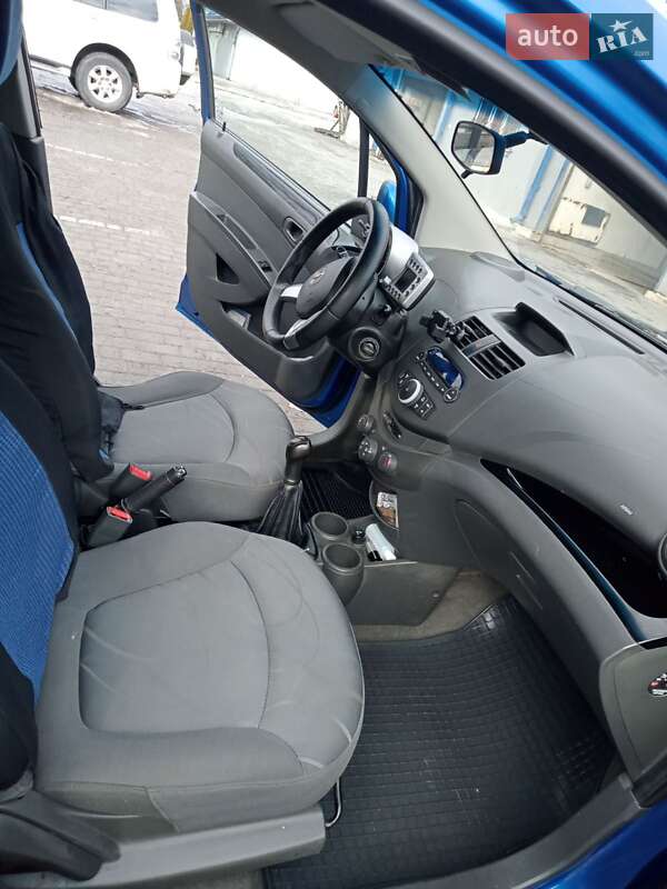 Хэтчбек Chevrolet Spark 2011 в Львове