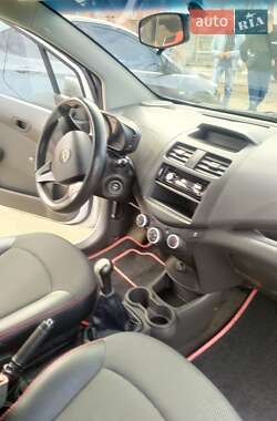 Хэтчбек Chevrolet Spark 2014 в Хмельницком