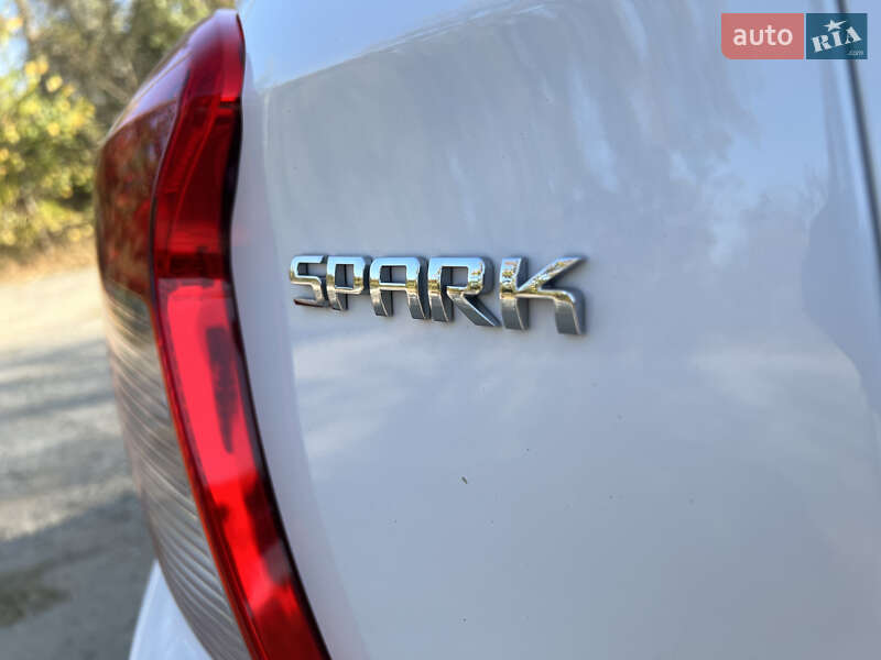 Хетчбек Chevrolet Spark 2018 в Дніпрі