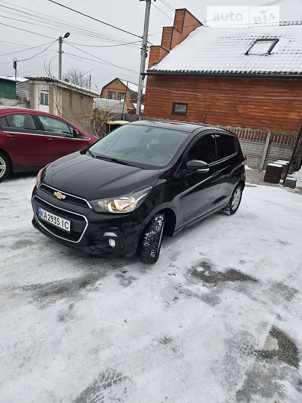 Хэтчбек Chevrolet Spark 2017 в Киеве