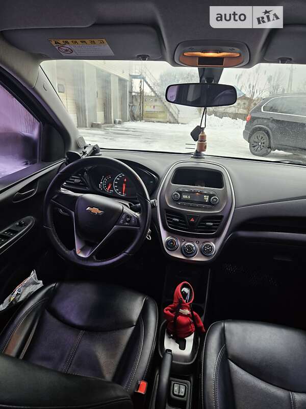 Хэтчбек Chevrolet Spark 2017 в Киеве