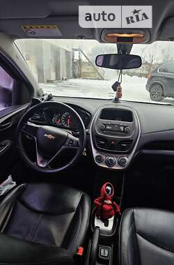 Хэтчбек Chevrolet Spark 2017 в 