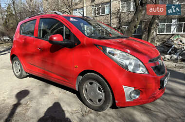 Хэтчбек Chevrolet Spark 2010 в 