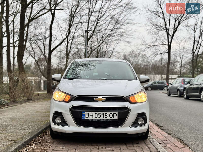 Хэтчбек Chevrolet Spark 2016 в Одессе