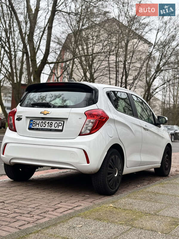 Хэтчбек Chevrolet Spark 2016 в Одессе