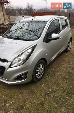 Хетчбек Chevrolet Spark 2013 в Чернівцях
