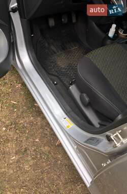 Хетчбек Chevrolet Spark 2013 в Чернівцях