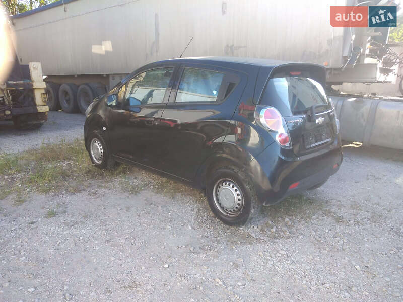 Хетчбек Chevrolet Spark 2012 в Миколаєві