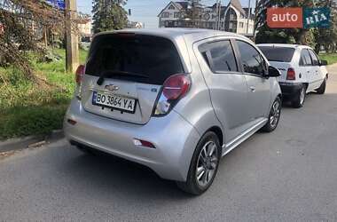 Хэтчбек Chevrolet Spark 2016 в 