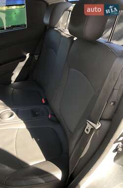 Хэтчбек Chevrolet Spark 2016 в 