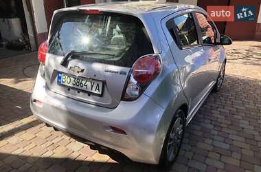 Хэтчбек Chevrolet Spark 2016 в 