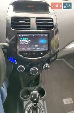 Хетчбек Chevrolet Spark 2015 в 