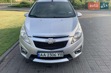Хэтчбек Chevrolet Spark 2014 в 