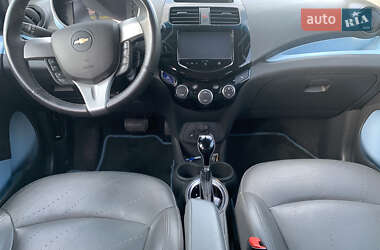 Хэтчбек Chevrolet Spark 2014 в 