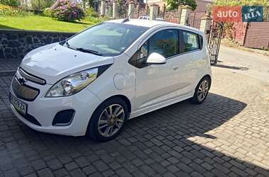 Хетчбек Chevrolet Spark 2015 в 