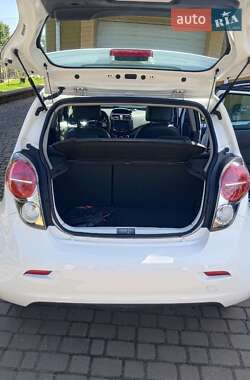 Хетчбек Chevrolet Spark 2015 в 