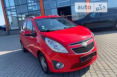 Хетчбек Chevrolet Spark 2011 в Львові