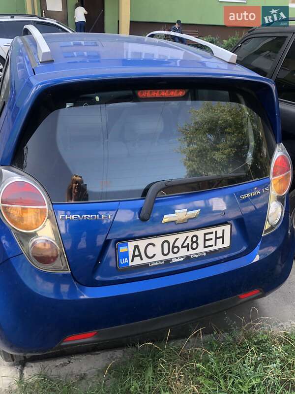 Хэтчбек Chevrolet Spark 2010 в Владимире