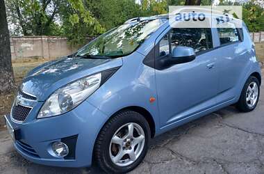 Хетчбек Chevrolet Spark 2010 в Запоріжжі