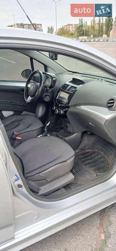 Хетчбек Chevrolet Spark 2016 в Кривому Розі