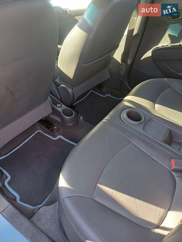 Хетчбек Chevrolet Spark 2015 в Рівному
