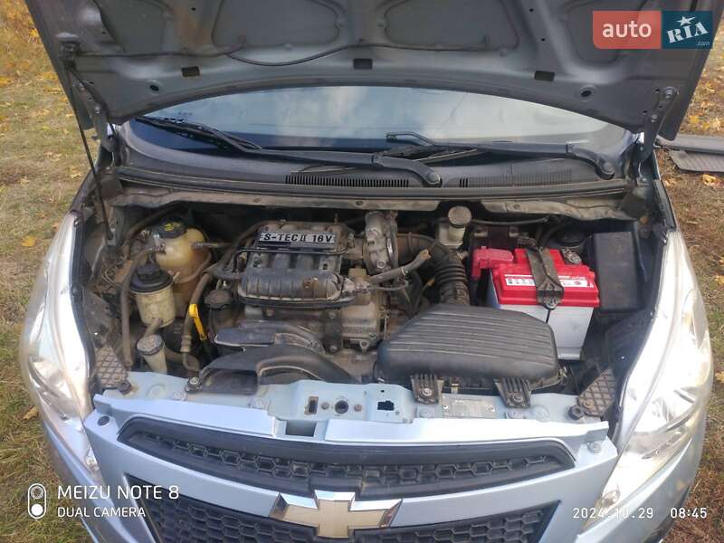 Хетчбек Chevrolet Spark 2010 в Близнюках