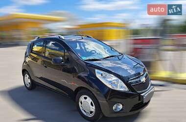 Хэтчбек Chevrolet Spark 2010 в Дубно