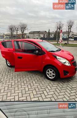 Хетчбек Chevrolet Spark 2011 в Івано-Франківську