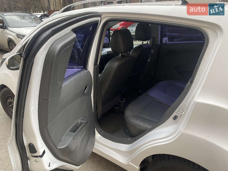 Хетчбек Chevrolet Spark 2013 в Києві фото 4 Хетчбек Chevrolet Spark 2013 в Києві