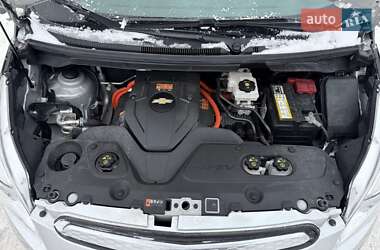 Хэтчбек Chevrolet Spark 2015 в 