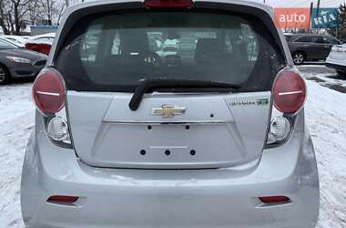 Хэтчбек Chevrolet Spark 2015 в 