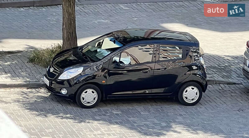 Хэтчбек Chevrolet Spark 2011 в Черновцах